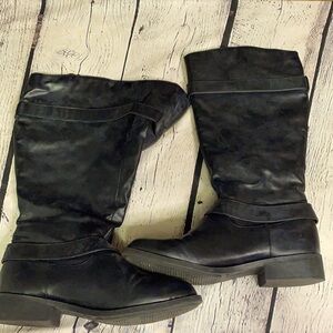 Black leather Sz 9 calf boot